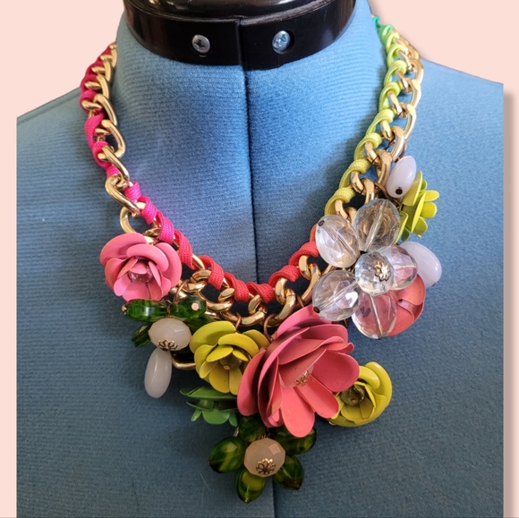 Floral Necklace - Picture 2 of 2